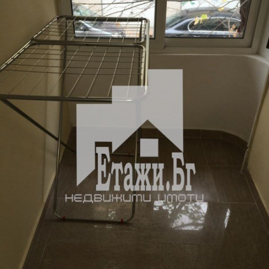 Двустаен напълно обзаведен апартамент в района на Червен площад