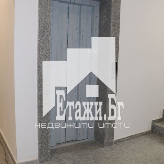 Четиристаен апартамент за продажба в Княжево